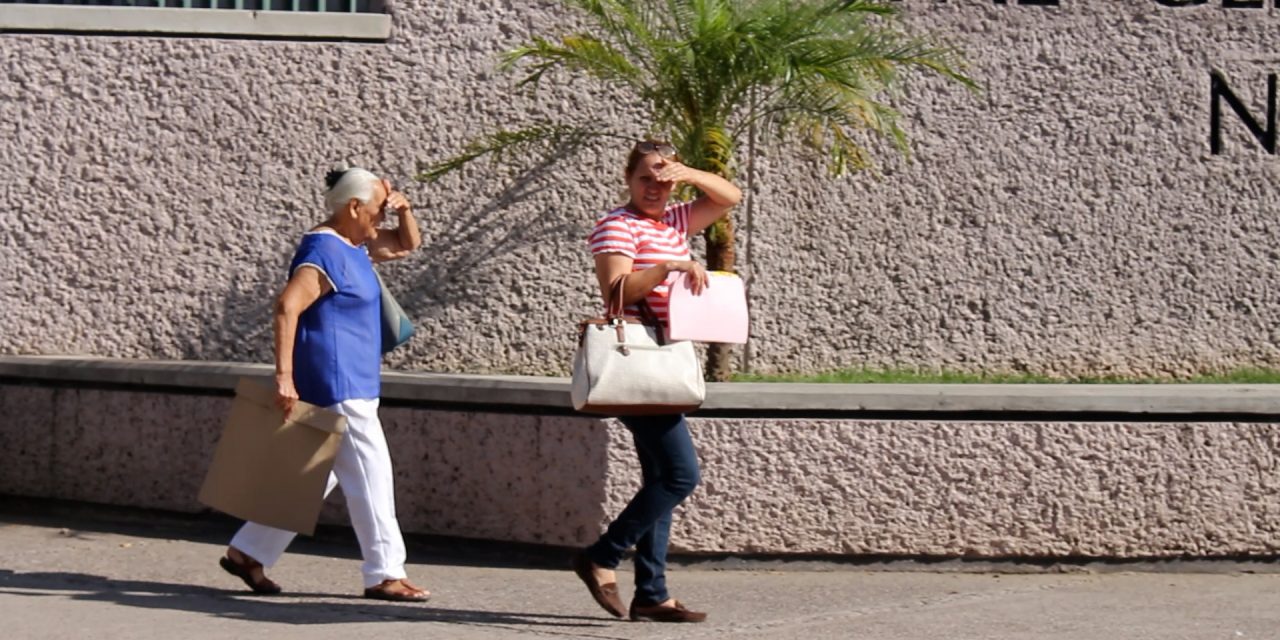 ¡Cuidado con el calor! Si realizas cualquier actividad física  mantente hidratado