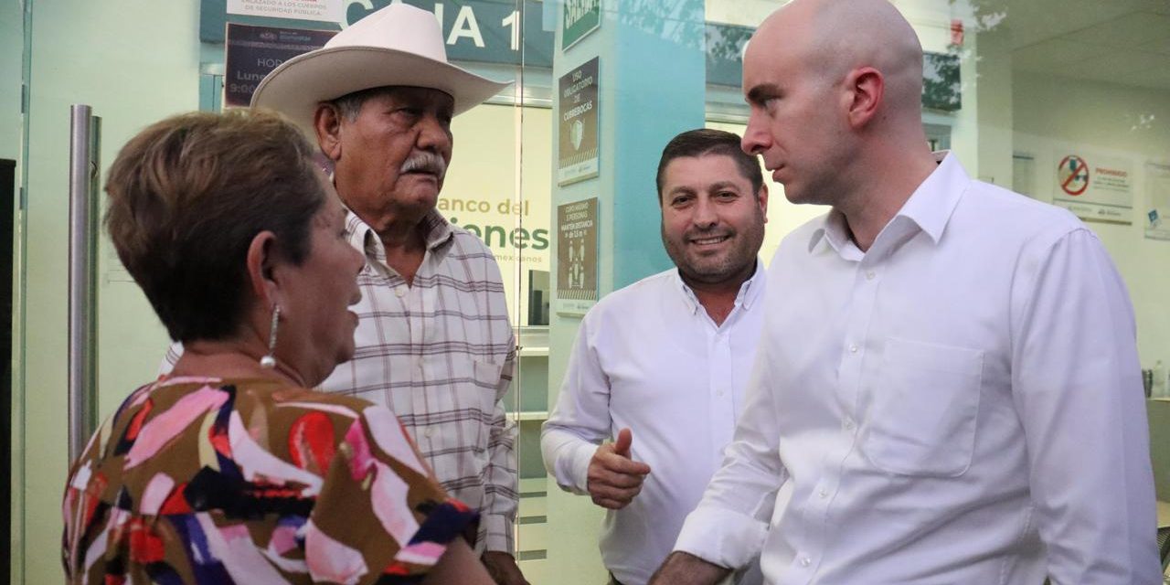 Alcalde de Badiraguato gestiona cajero automático del Bienestar