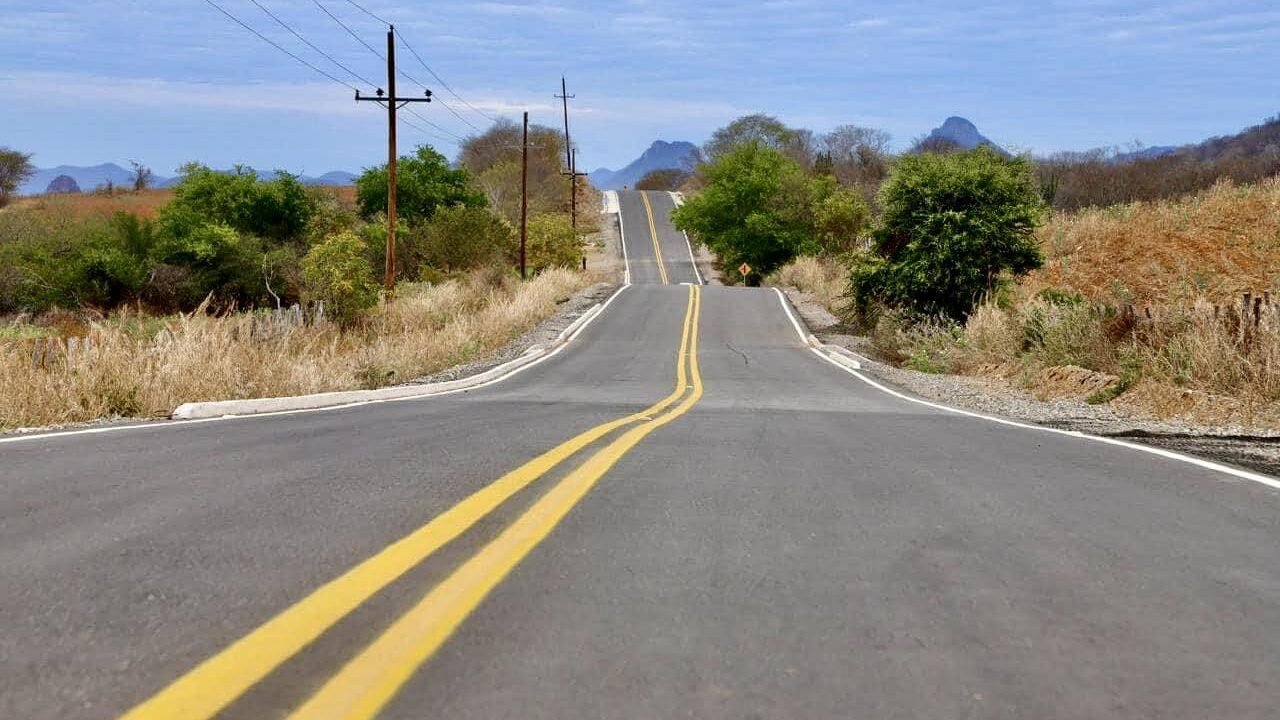Urge rehabilitación de carreteras en Sinaloa