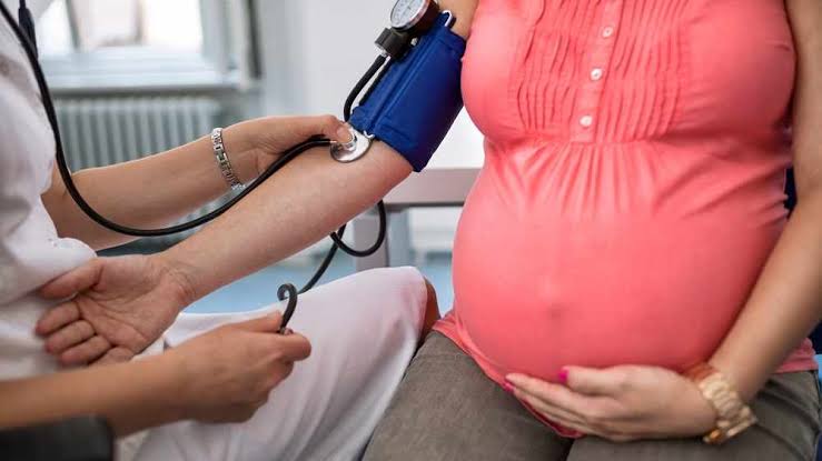 Preeclampsia aumenta en madres problemas cardiovasculares
