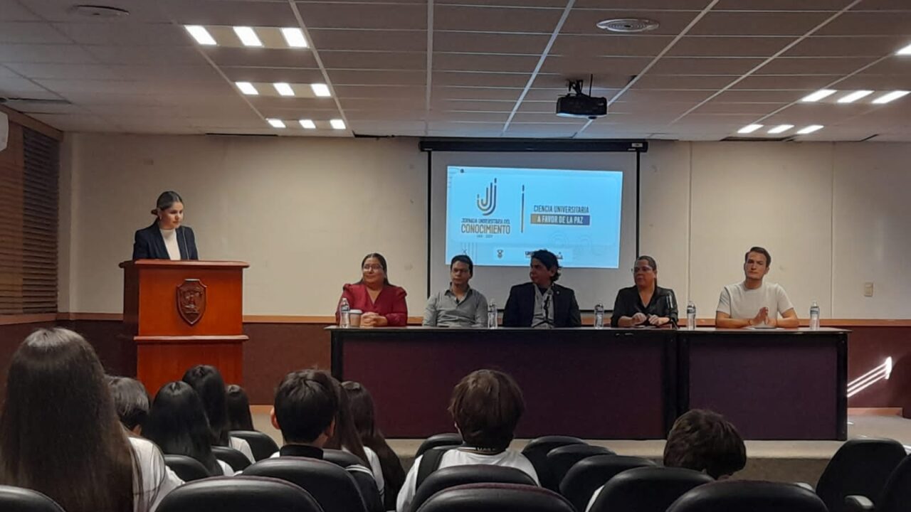 «Voces por la Paz»: panel universitario reflexiona sobre el papel del periodismo en la construcción de la paz
