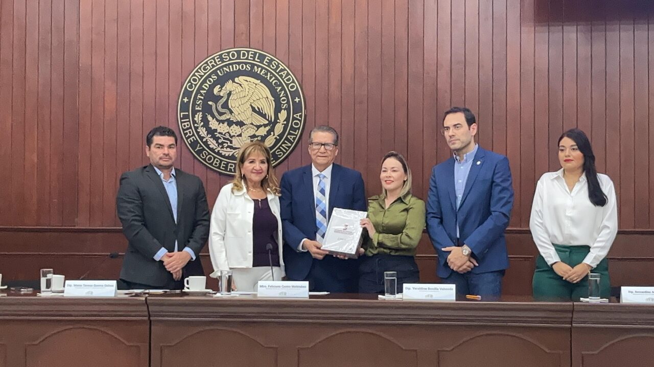 Recibe Congreso del Estado el Tercer Informe del Gobernador Rubén Rocha Moya