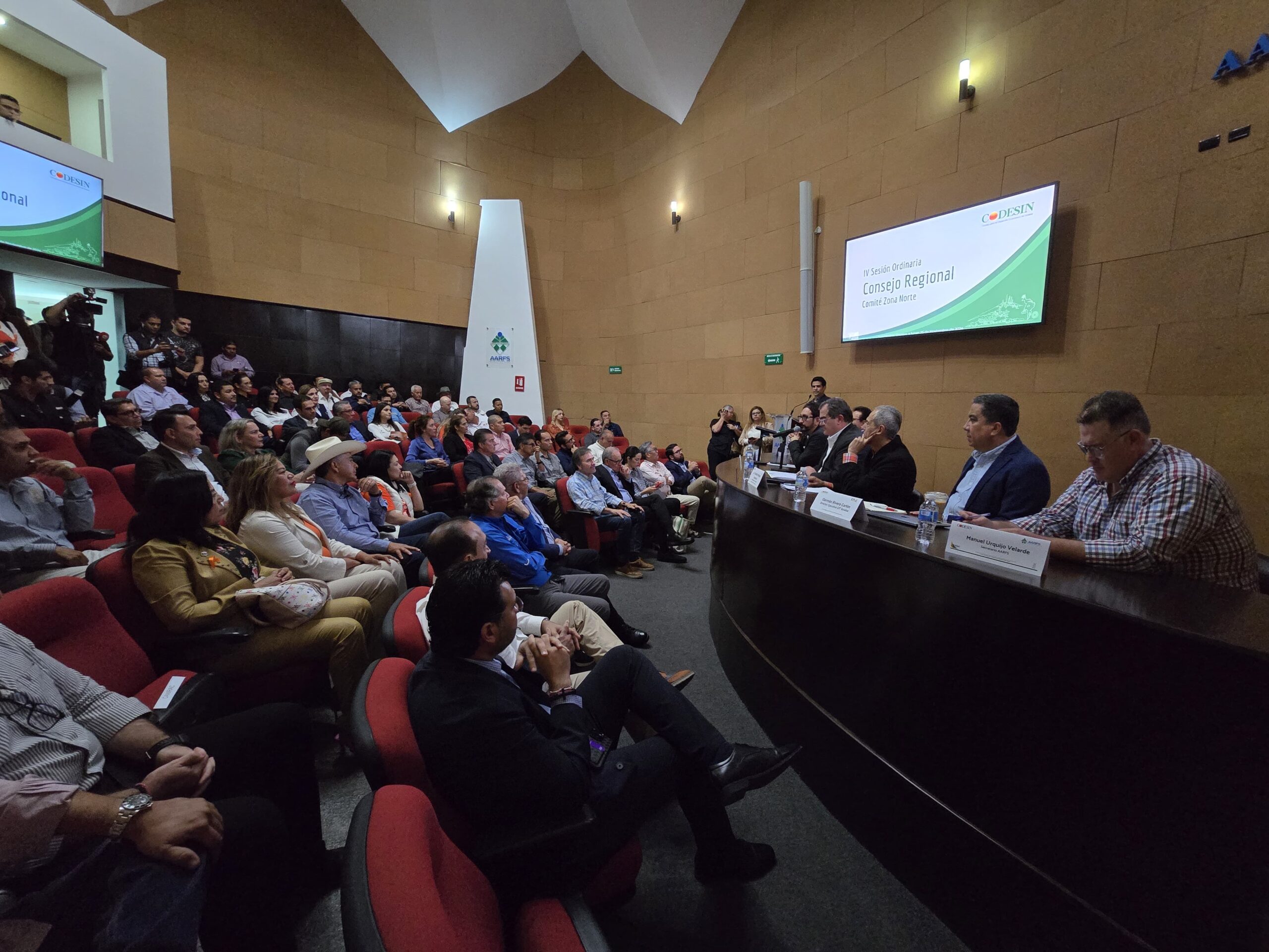 La Alcaldesa de Juan José Ríos toma protesta en el consejo regional comité zona norte de CODESIN.