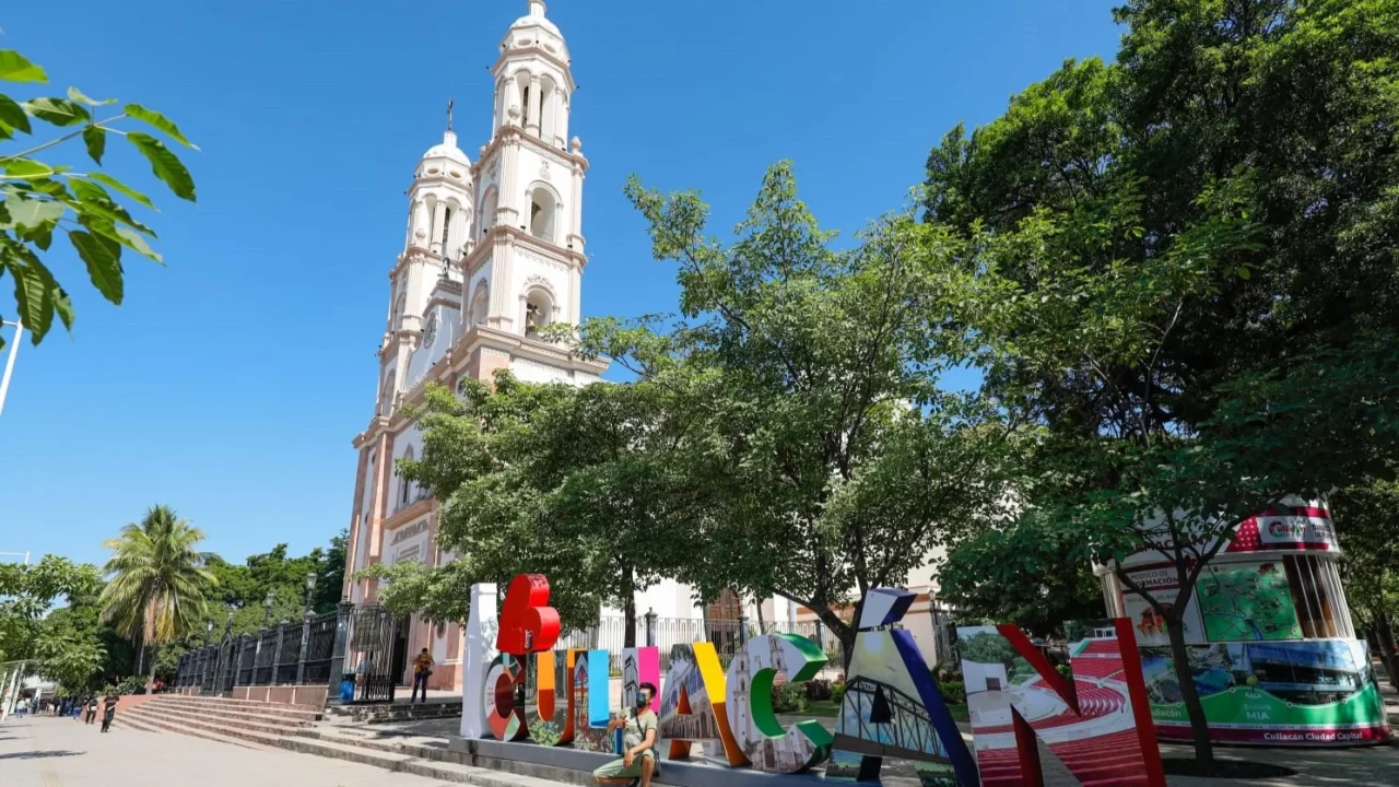 Plazas y Centros Comerciales en Culiacán ajustan horarios por ausencia de transporte nocturno