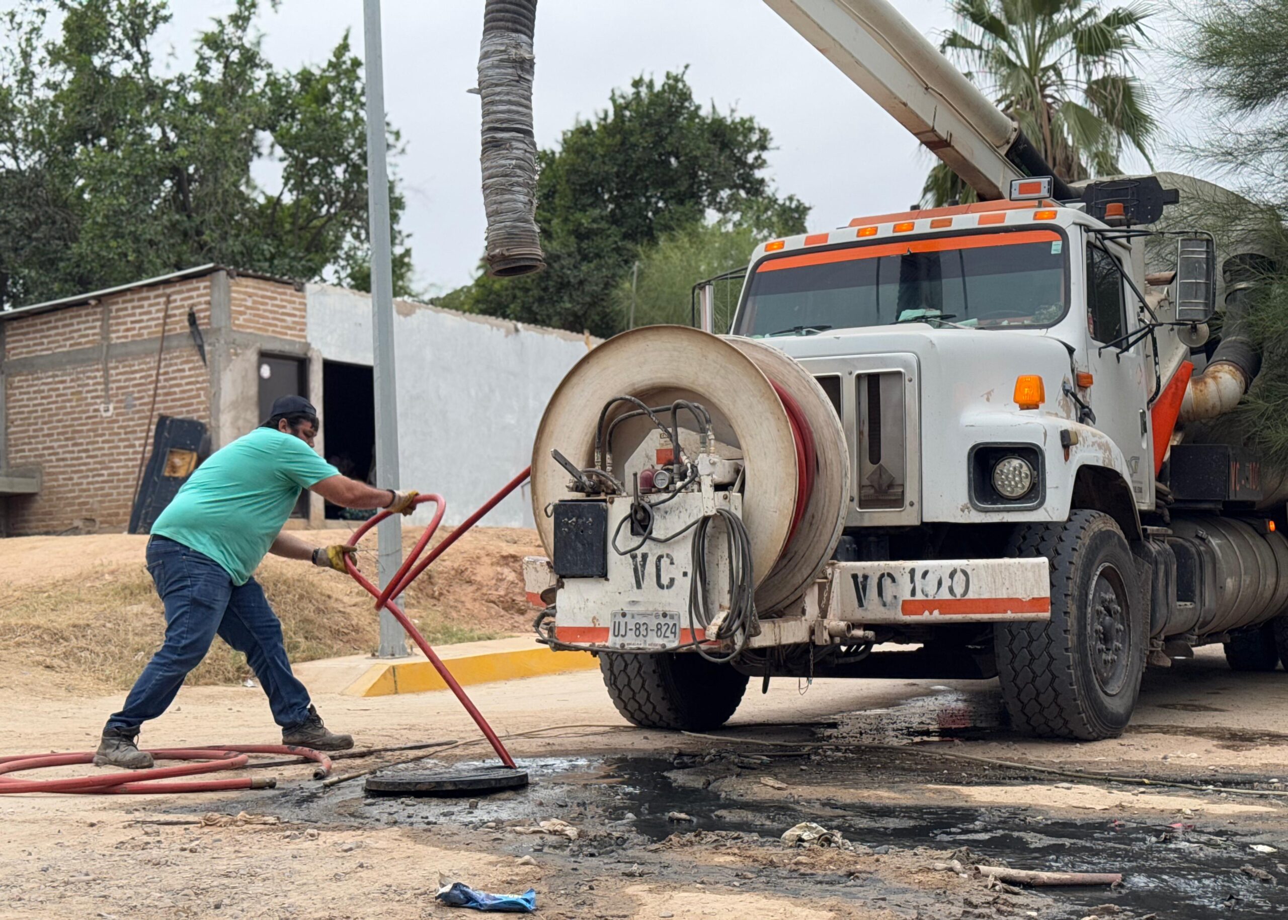 Choix inicia trabajos de desazolve de tuberías