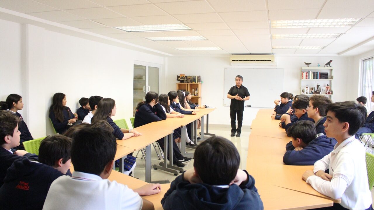 Estudiantes de secundaria visitan la Biblioteca Pública Morelos