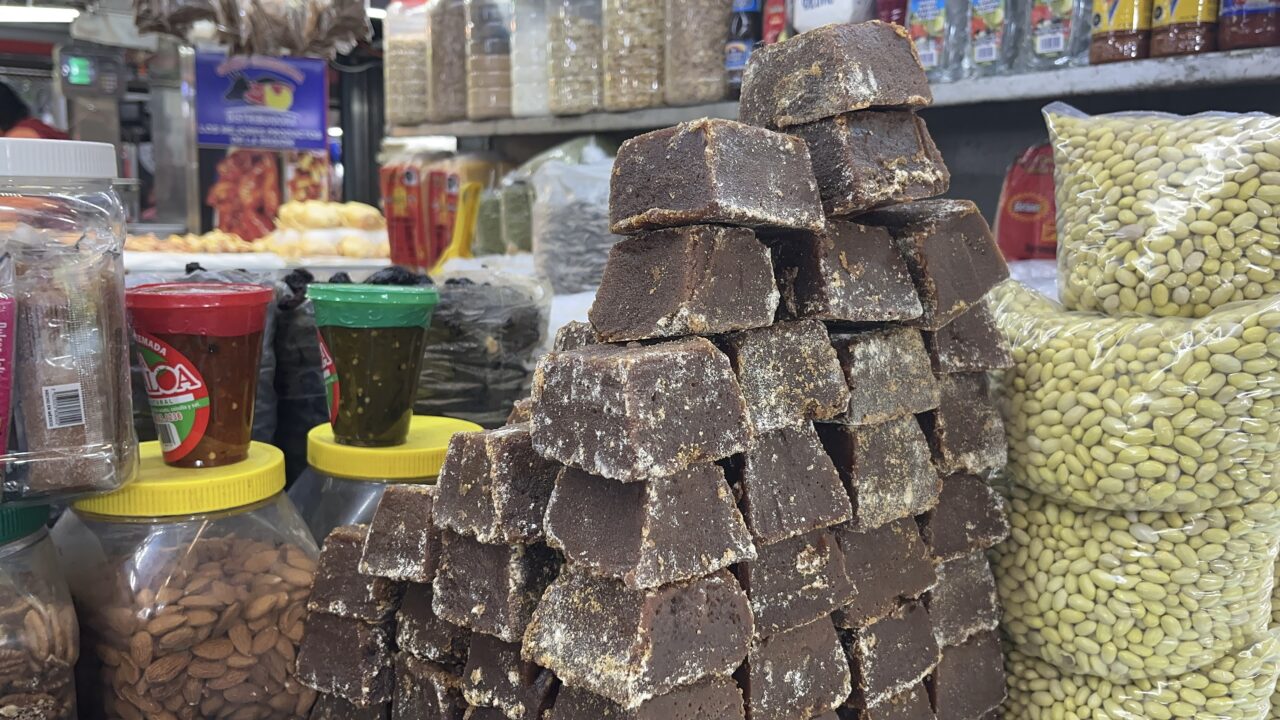 ¡Preparan capirotada! Aumentan ventas del Mercado Garmendia por la cuaresma