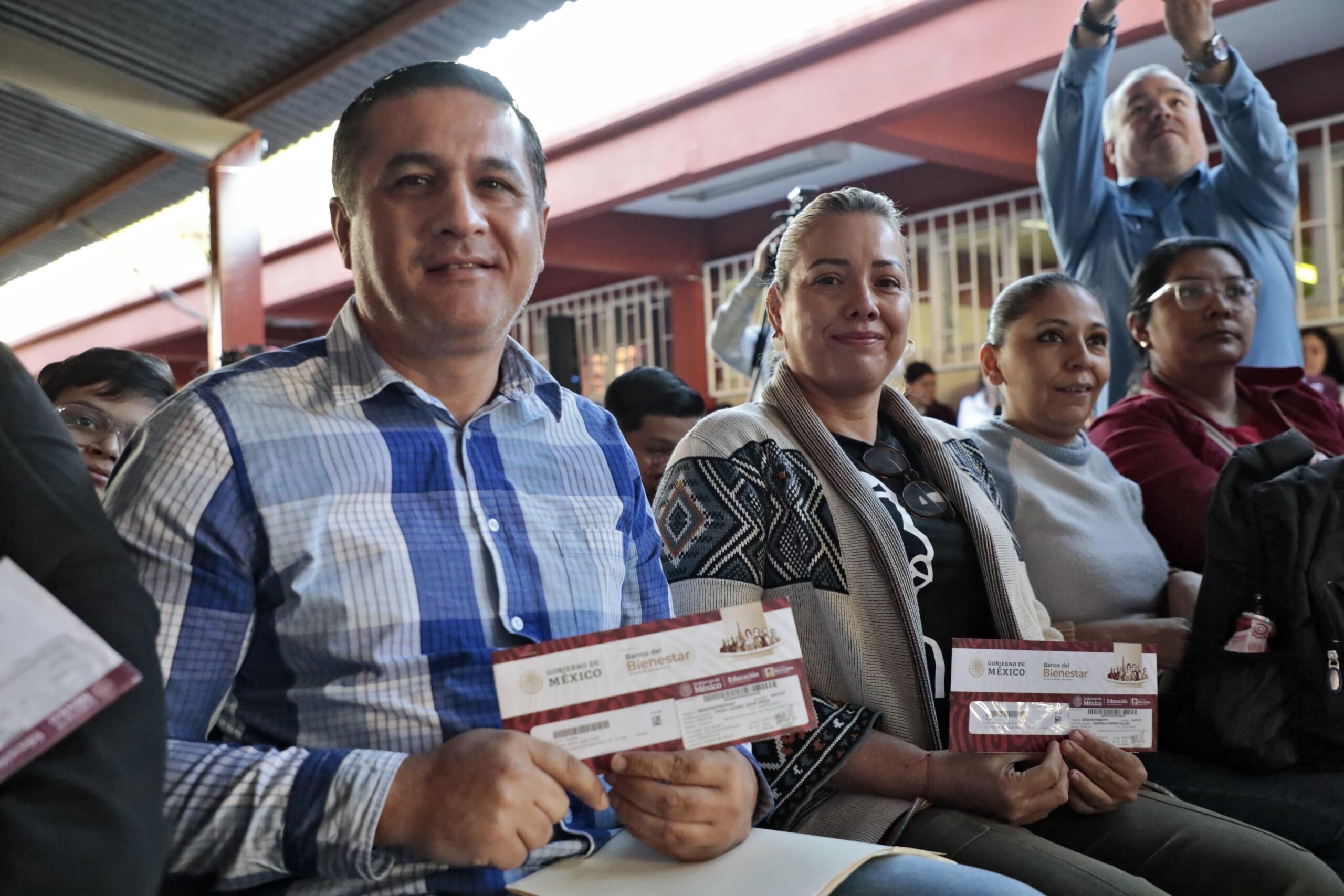 Inicia entrega de becas “Rita Cetina Gutiérrez”