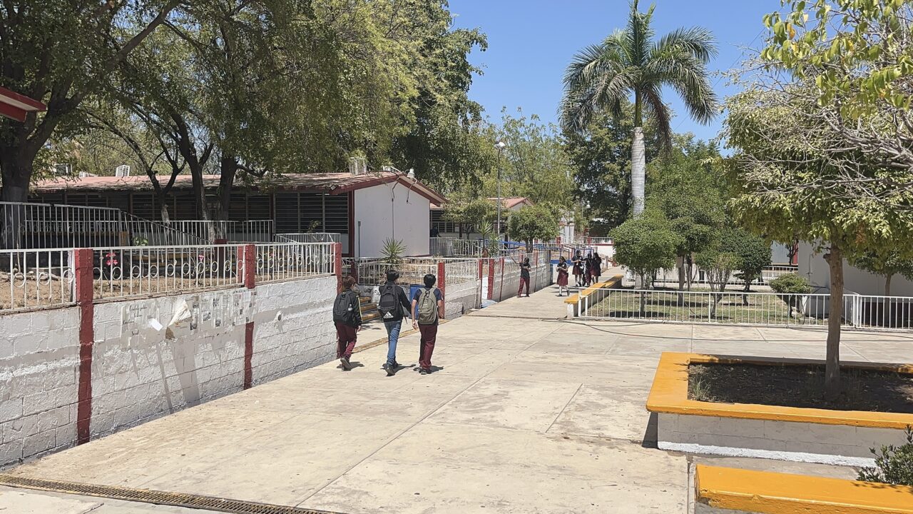 ¡Todo listo para el regreso a clases!: Castro Meléndrez garantiza seguridad para estudiantes