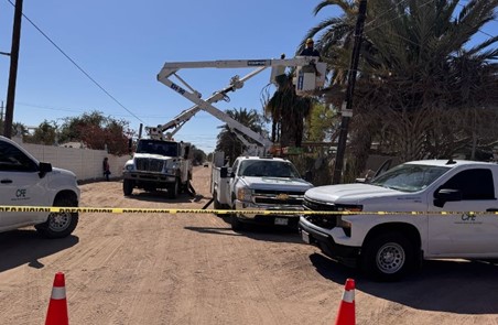 La CFE realiza trabajos de mantenimiento a la infraestructura eléctrica en Sinaloa y Sonora
