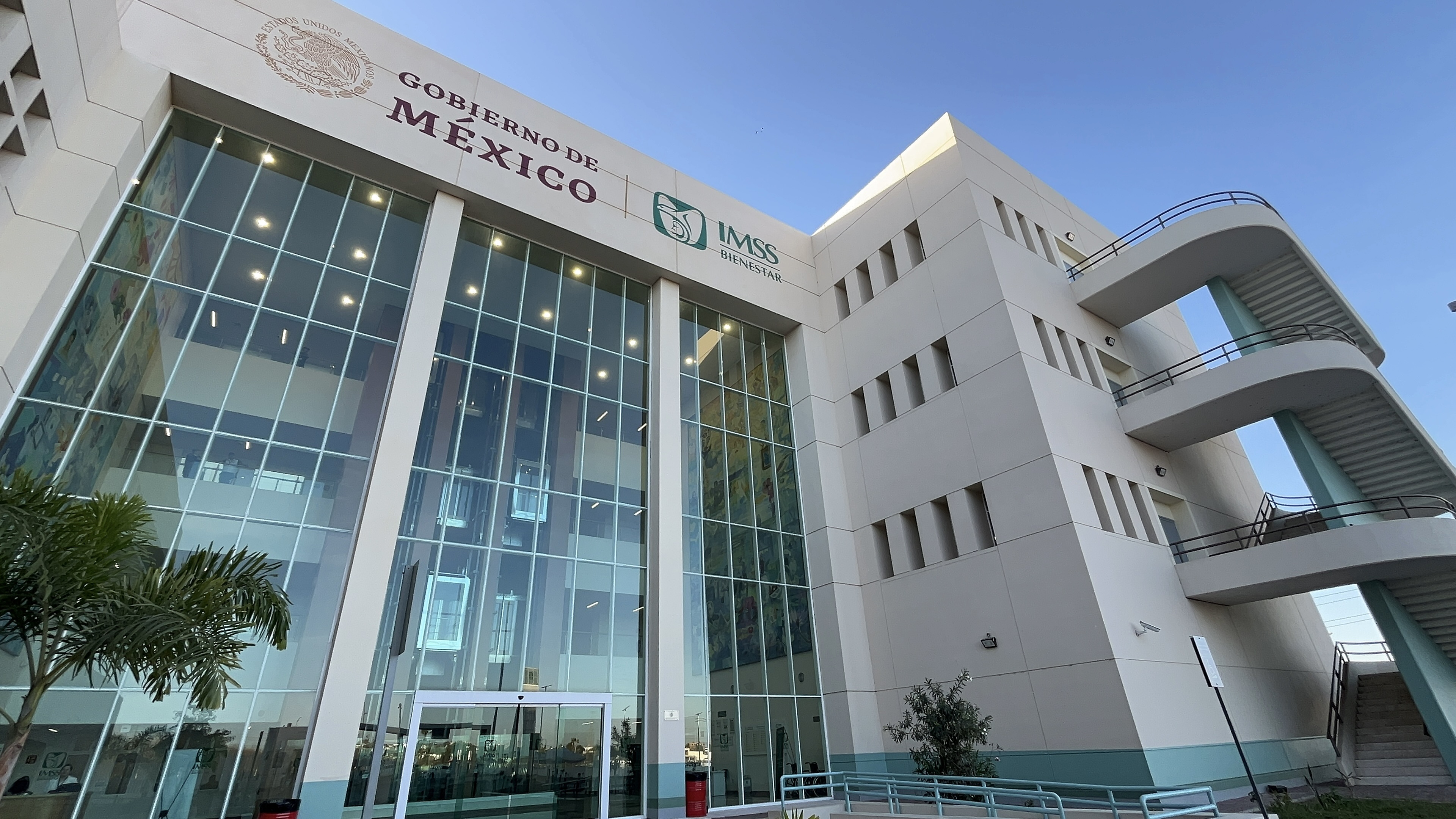 Autoridades estatales celebran aniversario del Hospital General de Culiacán