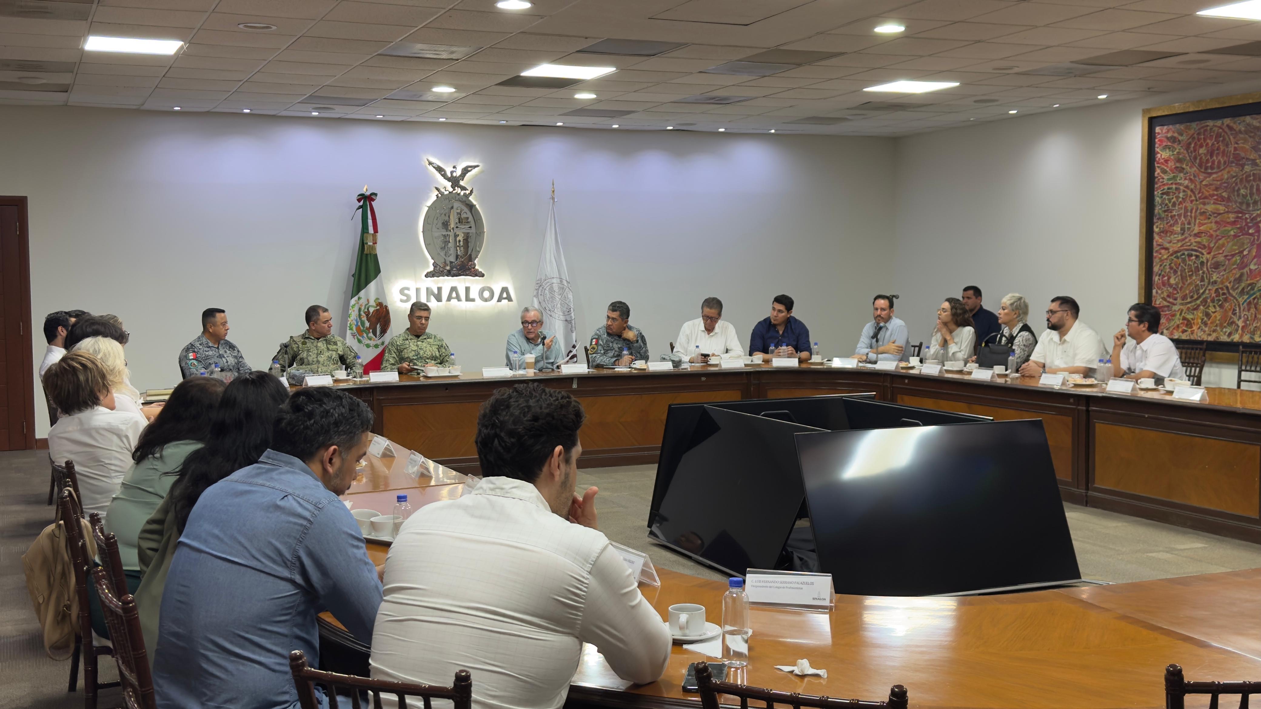 Rocha Moya supervisa operativos de seguridad con empresarios sinaloenses