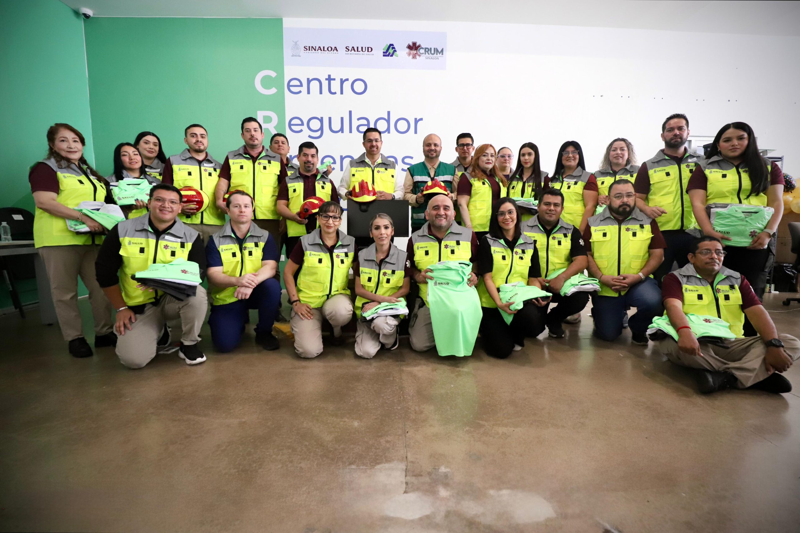 Secretaría de Salud entrega uniformes y equipo a socorristas del CRUM