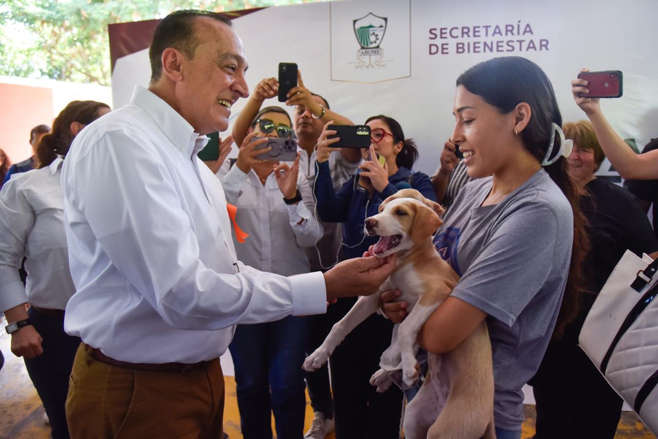 Margarita y sus cachorras: una historia de amor que inspira el cuidado animal en Ahome