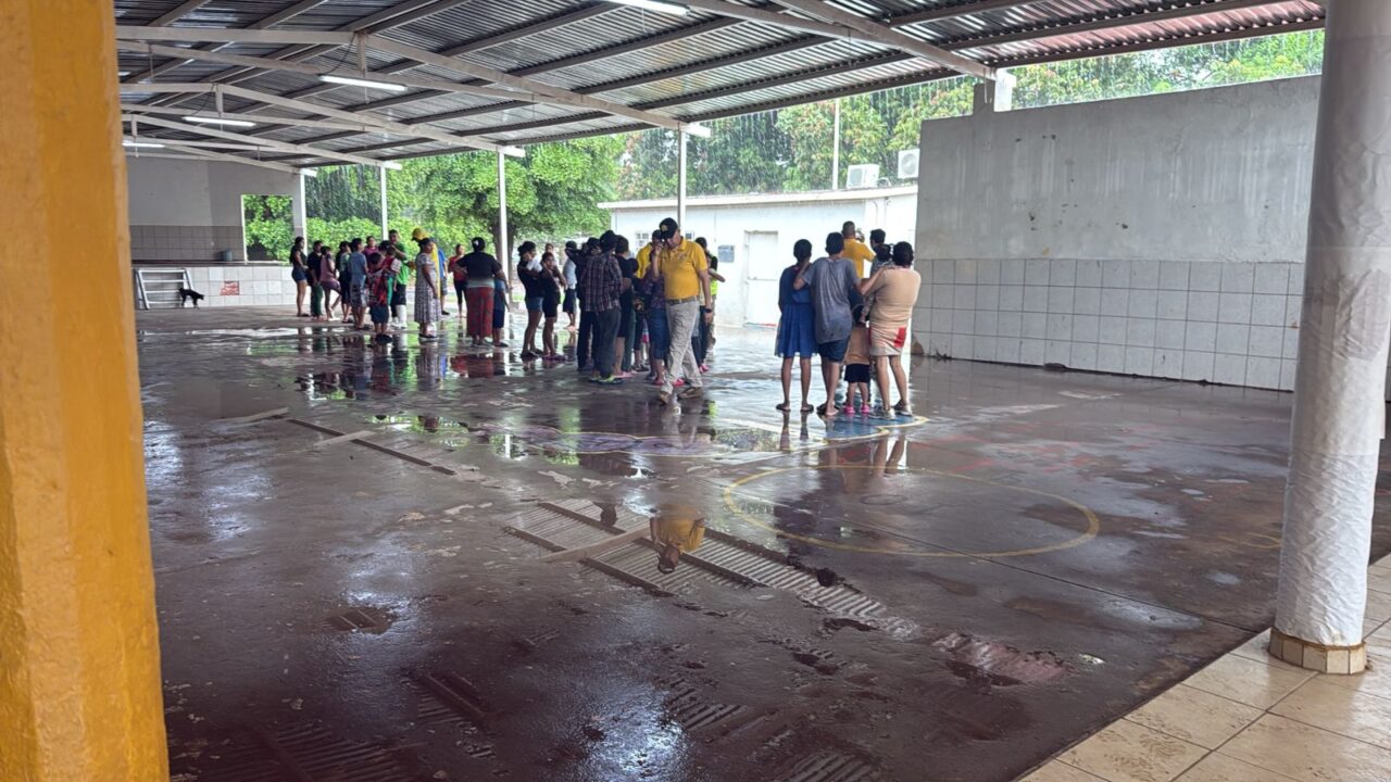 Autoridades en Ahome redoblan esfuerzos para apoyar a familias afectadas por Lorena