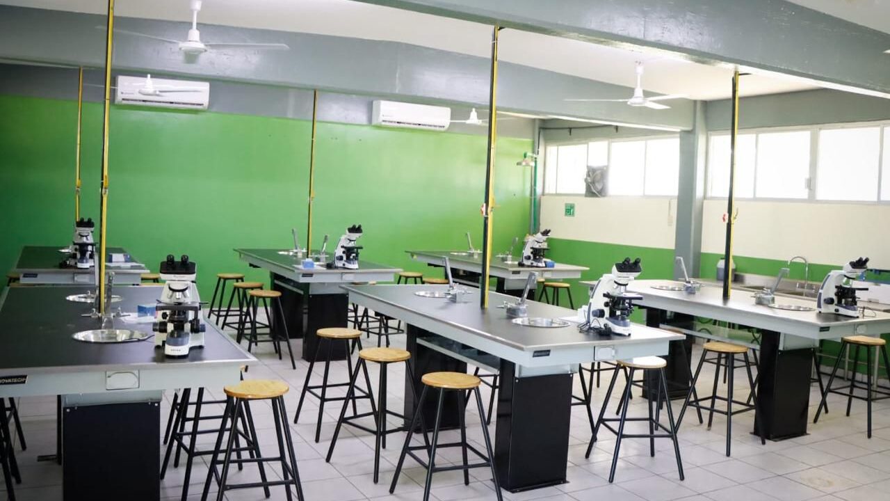 Consolida COBAES infraestructura científica en el Plantel 69 “Hermes González Maldonado”