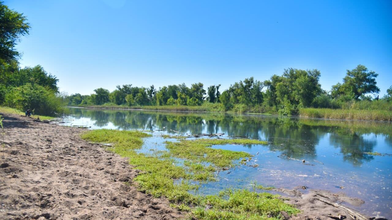 Exitosa jornada de limpieza del Río Fuerte en San José de Ahome
