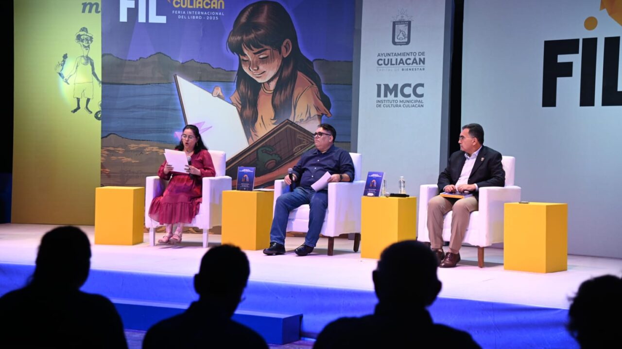 Presenta la UAS libro que rescata los discursos de las 40 personalidades que han recibido el Grado Doctor Honoris Causa por parte de la Casa Rosalina