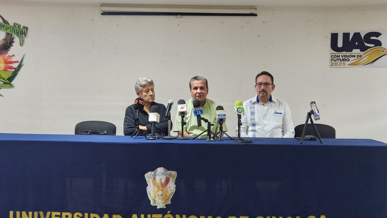 Trabajadores jubilados de la UAS esperan el pago de aguinaldos antes del 20 de diciembre