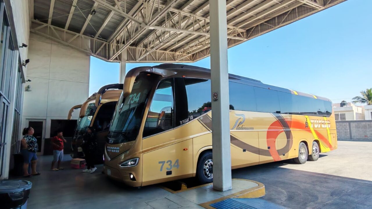 Viajeros deben prever horarios ante aumento de movilidad en Sinaloa