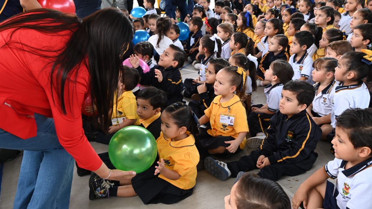 Entrega la UBU Pelotitas del Bienestar UAS a los infantes del Jardín de Niños y la Guardería Multicolor