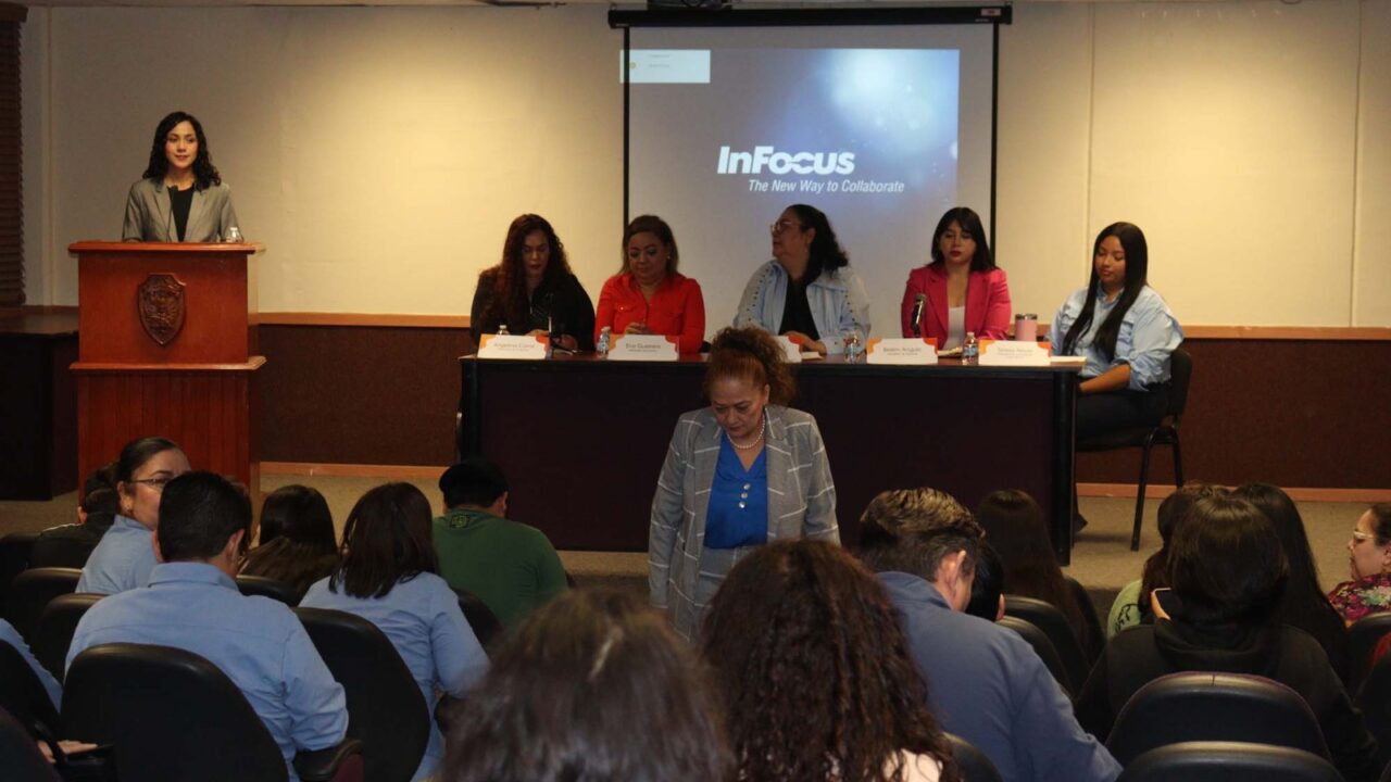 Grandes mujeres del periodismo sinaloense comparten con estudiantes de la UAS sus vivencias en conversatorio