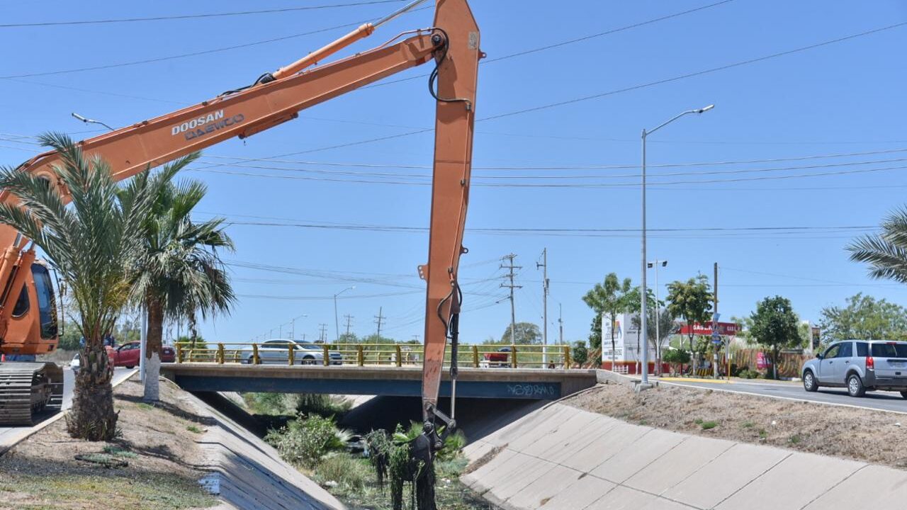 Avanza plan para desazolvar Dren Juárez de Los Mochis al mar