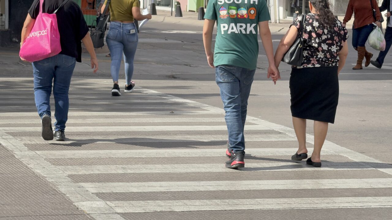 Repuntan accidentes por caídas y tropiezos en espacios públicos