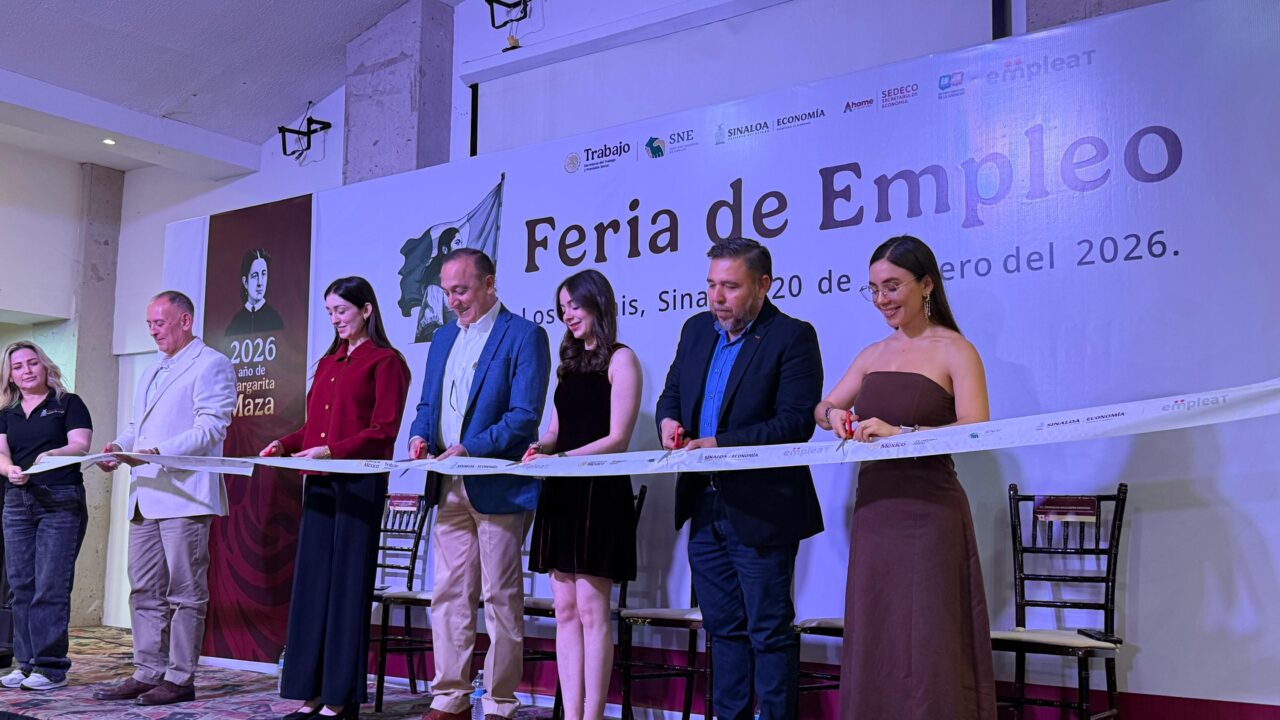 Con una larga fila de personas inició la Feria de Empleo 2026 en Los Mochis