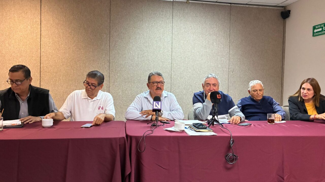 Personal jubilado de la UAdeO demanda a la institución por la falta de pago de prima de antigüedad