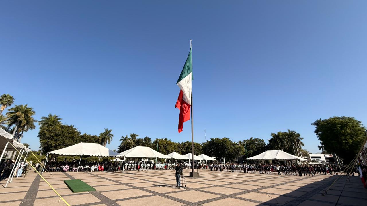 Encabeza Gobernador Rocha la conmemoración del Día de la Bandera