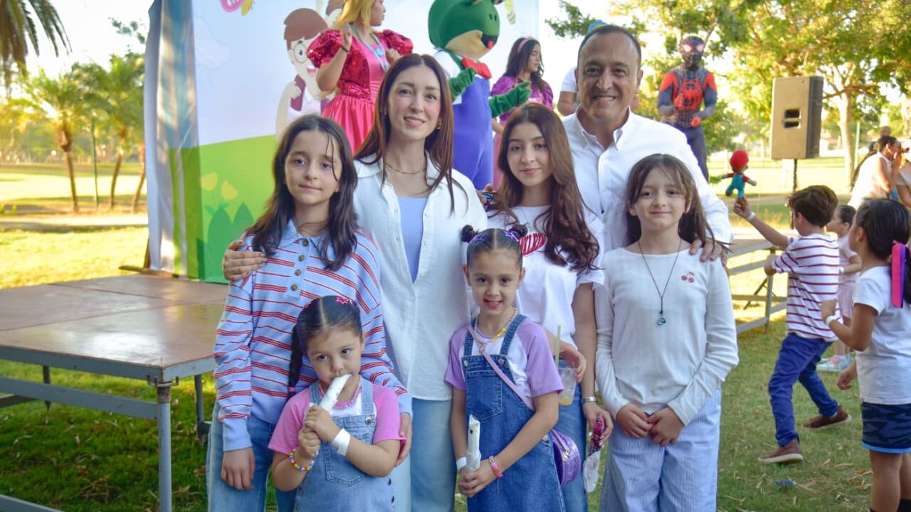 Alcalde Antonio Menéndez y DIF festejan el día con familias ahomenses