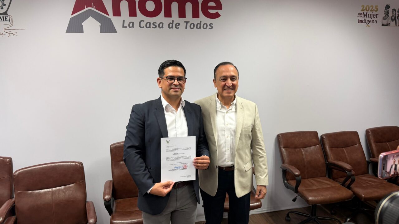Alberto Cruz toma protesta como nuevo Secretario de Economía en Ahome