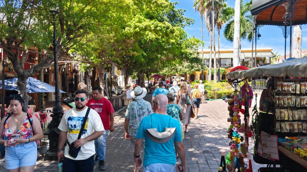 Mazatlán le da la bienvenida a más de 6,700 cruceristas