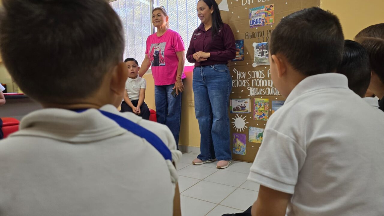 Fomentan el amor por la lectura desde la infancia en la Biblioteca Municipal de Juan José Ríos