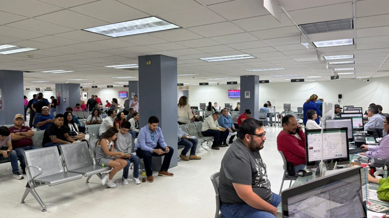 Contribuyentes tendrán dos semanas de prórroga para cubrir adeudo de calca o refrendo