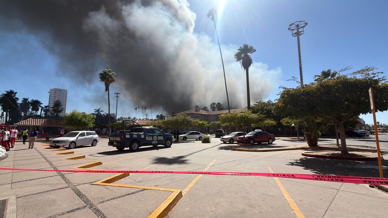 Créditos de hasta 1.5 millones de pesos ofrece gobierno del estado para comerciantes afectados del incendio en Los Mochis