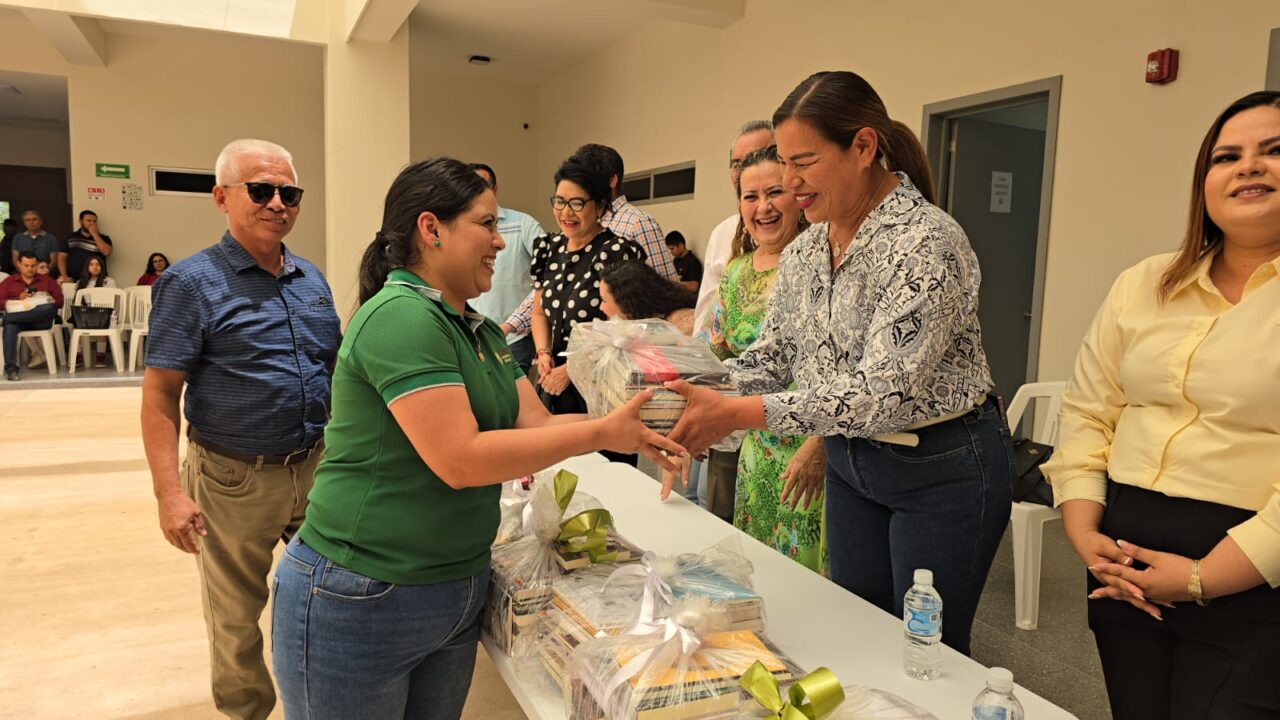 En Juan José Ríos se impulsa el programa «Sinaloa Lee, Sinaloa Crece» con la entrega de 1,500 libros