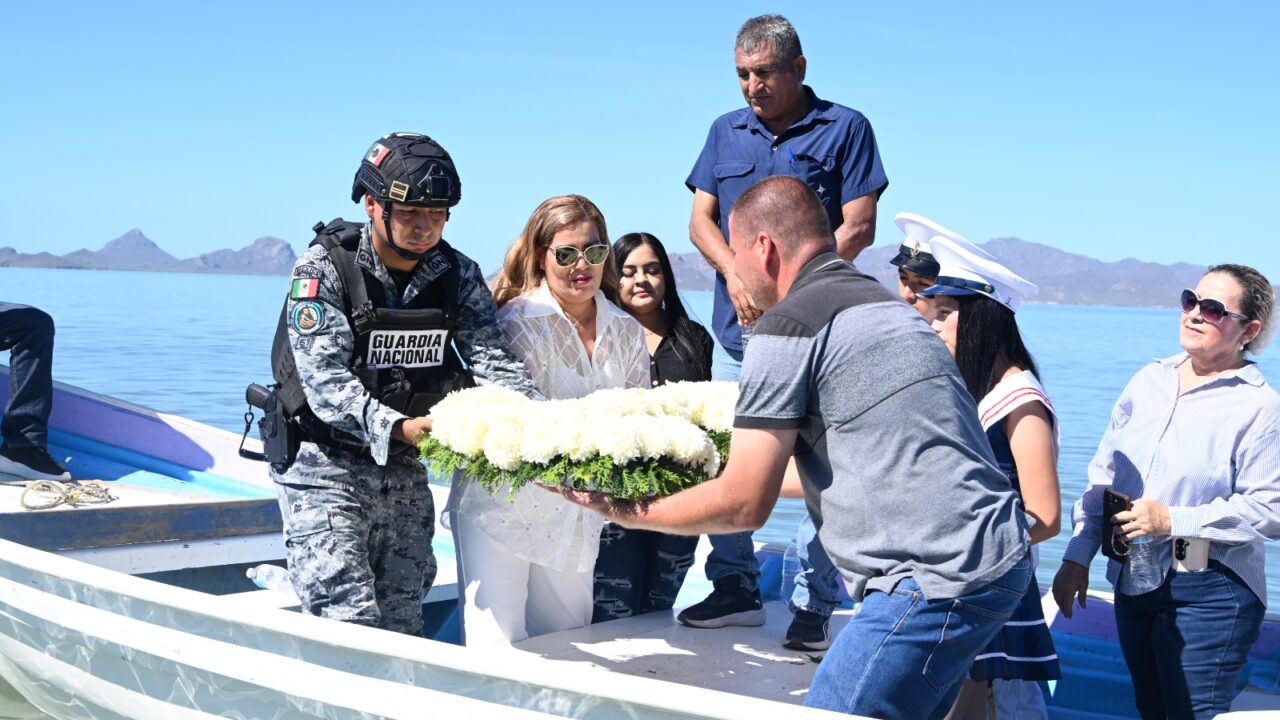 Juan José Ríos Conmemora el Día de la Marina Nacional en la Sindicatura de el Cerro Cabezón