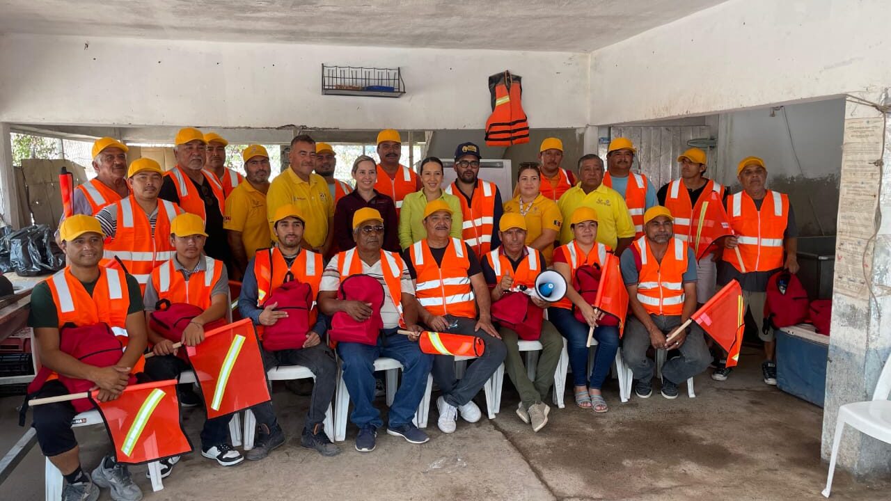 Capacitan a pescadores de El Cerro Cabezón para conformar Brigada Comunitaria de Protección Civil