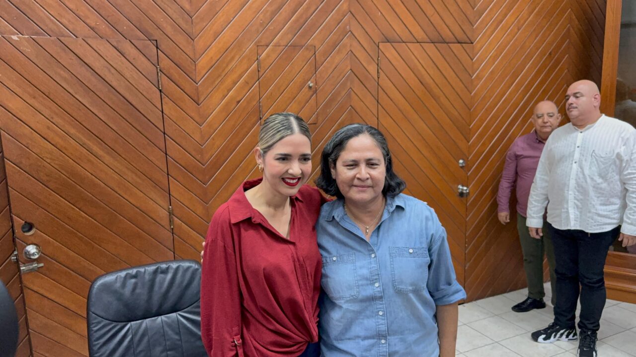 Se va Estrellas Palacios y entra a la alcaldía Minerva Osuna