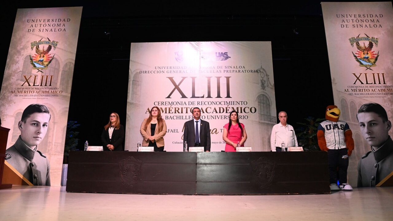 Celebra la UAS la excelencia educativa del bachillerato en la edición XLIII del Concurso Rafael Buelna Tenorio; entrega el Reconocimiento al Mérito Académico a 156 alumnos y 32 docentes
