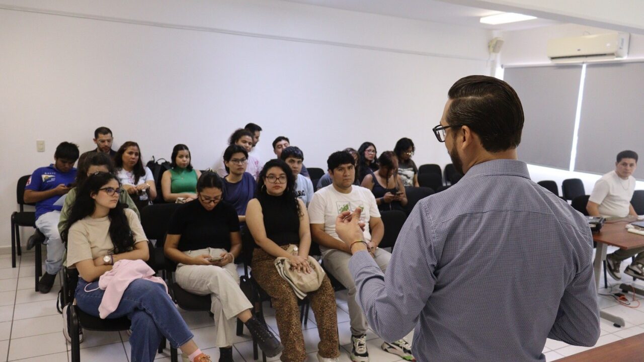 Ofrece la UAS herramientas de vinculación laboral a estudiantes de Ciencias Antropológicas; capacitan en diseño de currículum vitae y marca personal