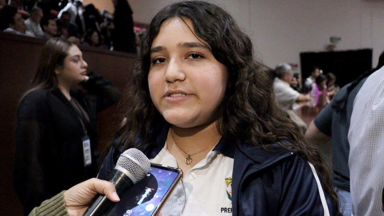 Estudiantes y docentes de la UAS reivindican el esfuerzo y la trayectoria de las universitarias