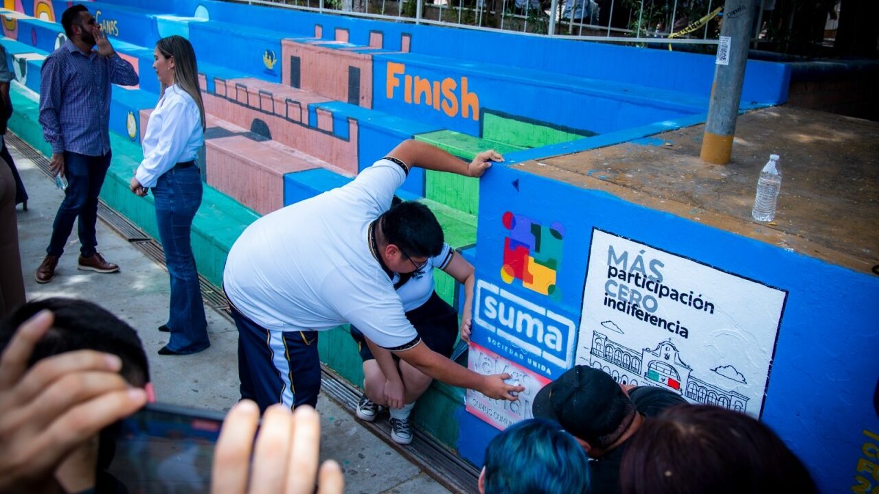 Bienestar Universitario y SUMA impulsan el desarrollo integral y entornos de paz con el mural “Sueña, Entrena y Lógralo”, en la Preparatoria Central Diurna