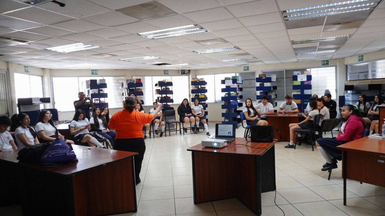 Bienestar Universitario y los Servicios de Salud de Sinaloa ponen en marcha taller de prevención de la violencia en la Preparatoria Augusto César Sandino