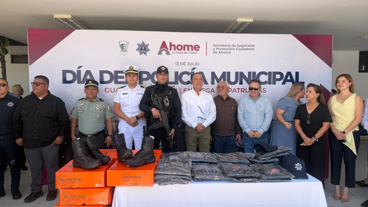 Seguridad Pública de Ahome recibe seis patrullas, uniformes nuevos y remodelación de oficinas por el Día del Policía