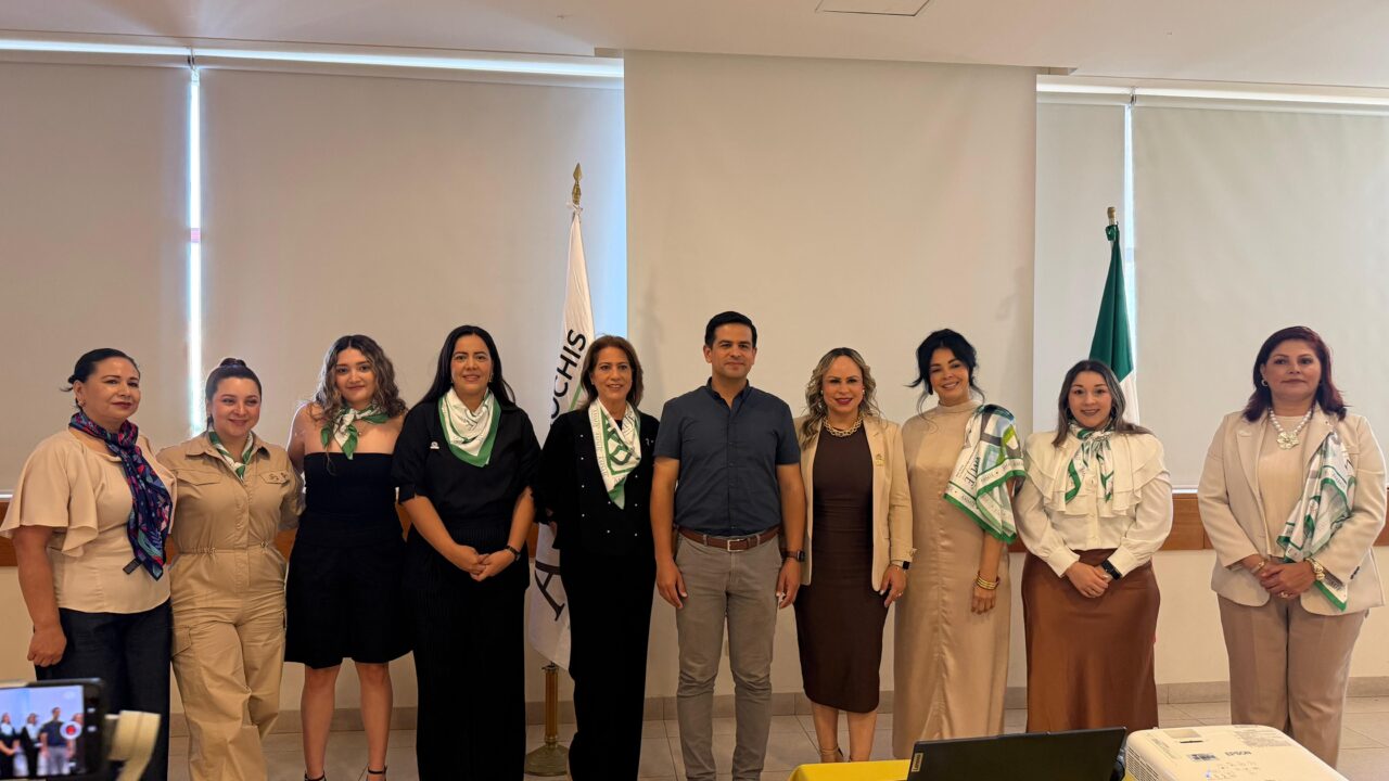 AMMJE promueve la preparación jurídica en empresarias de Ahome