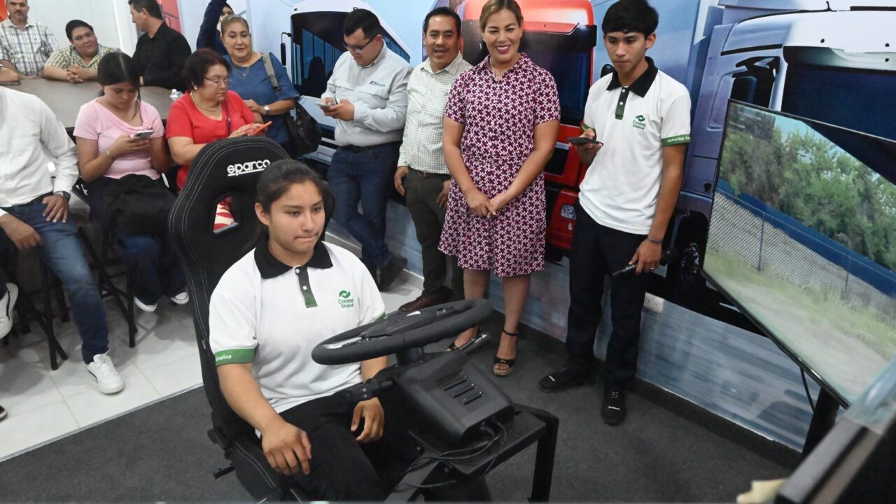 Participa Alcaldesa Evangelina Llanes Carreón en acto inaugural de taller de Autotransportes en CONALEP 117 Juan José Ríos
