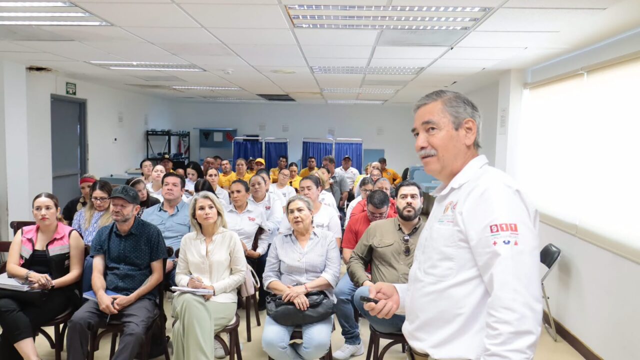 Fortalece Juan José Ríos capacidades de Protección Civil